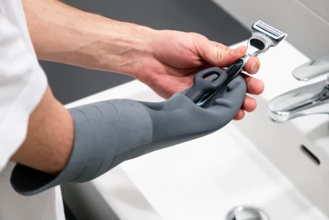 Working with the silicone grip