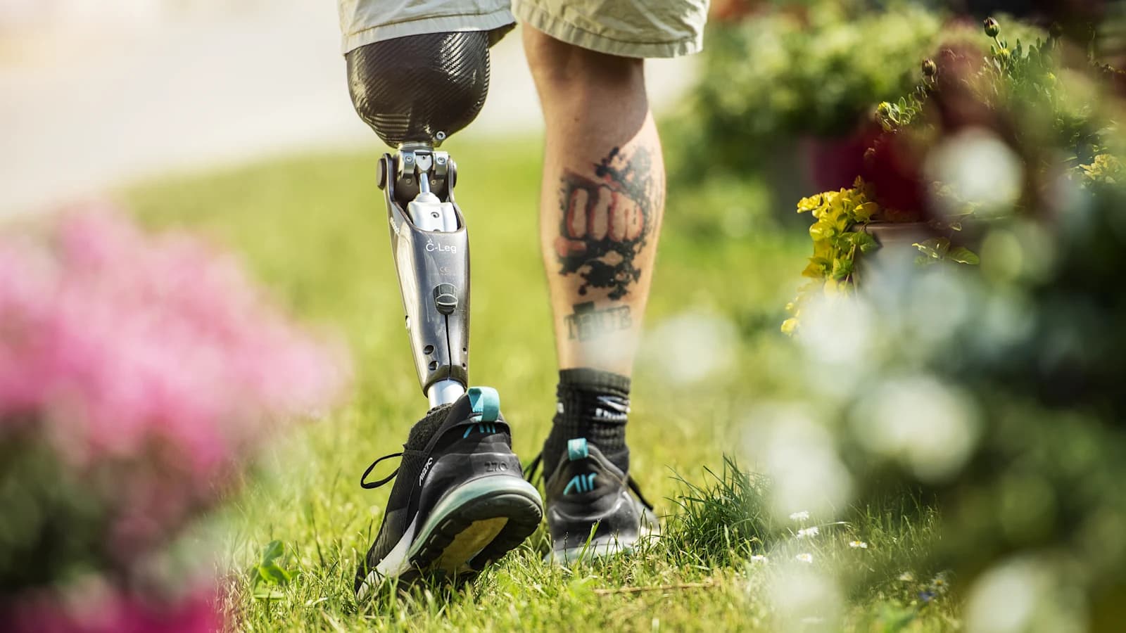 Person with a lower limb prosthesis